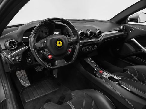 Used 2014 Ferrari F12 Berlinetta RWD image 66