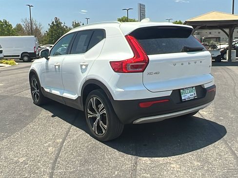 Used 2022 Volvo XC40 T4 Inscription w/ Advanced Package image 5