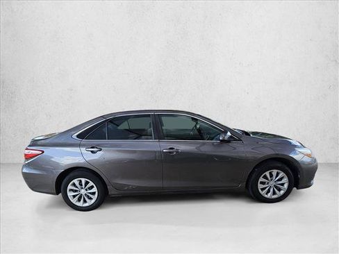 Used 2017 Toyota Camry LE FWD image 4