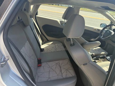 Used 2013 Ford Fiesta SE w/ Super Fuel Economy Pkg image 8
