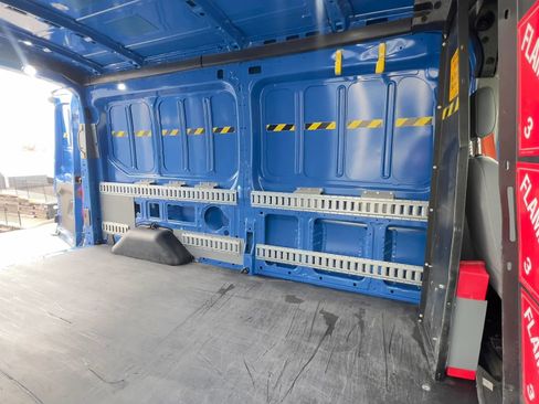 Used 2019 Ford Transit 250 148 Medium Roof image 17