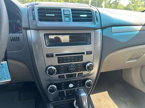 Used 2010 Ford Fusion SE FWD image 15