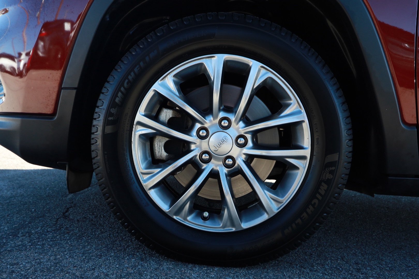 Used 2021 Jeep Cherokee Latitude Lux w/ Sun & Sound Group FWD image 9