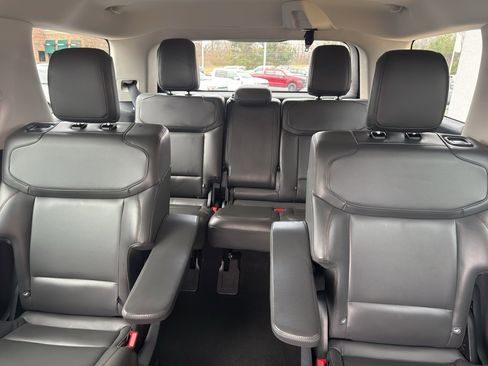 Used 2025 Ford Expedition Active image 12