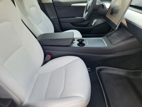 Used 2023 Tesla Model 3 Standard Range image 14