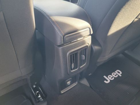 Used 2021 Jeep Compass Sport image 28