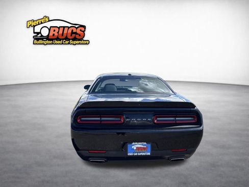 Used 2021 Dodge Challenger SXT RWD image 3