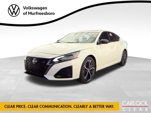 Used 2024 Nissan Altima 2.5 SR w/ SR Premium Package FWD image 1