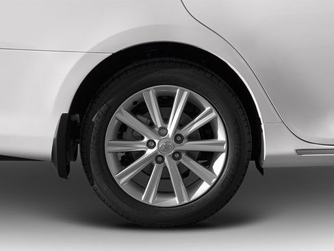 Used 2013 Toyota Camry XLE w/ Leather Pkg FWD image 12