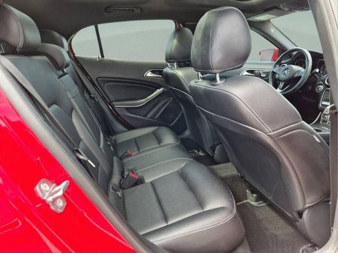 Used 2019 Mercedes-Benz GLA 250 4MATIC image 18