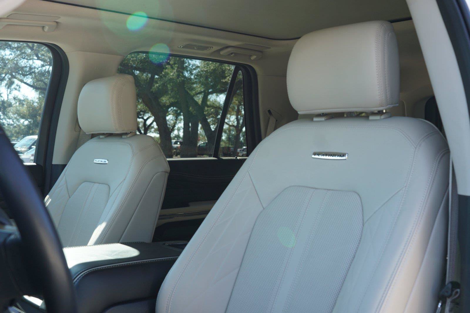 Used 2024 Ford Expedition Platinum RWD image 10