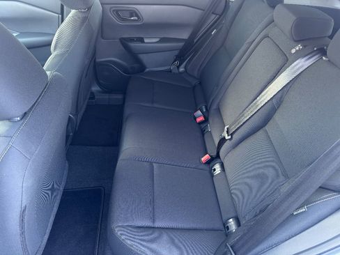 Used 2025 Nissan Rogue S image 12