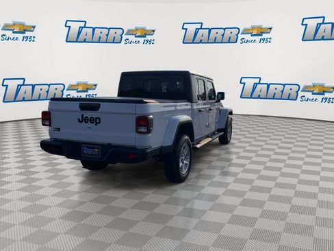 Used 2023 Jeep Gladiator Sport image 8