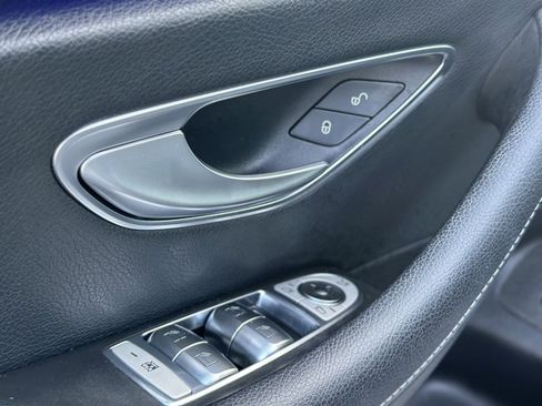 Used 2017 Mercedes-Benz E 300 4MATIC image 19