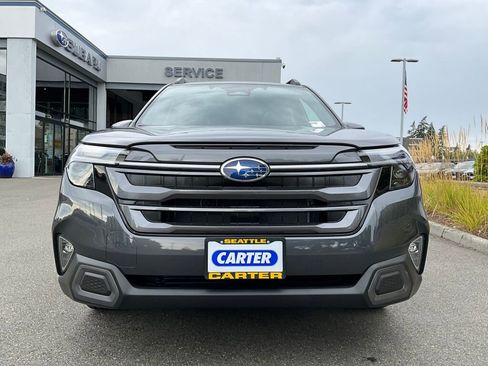 Used 2025 Subaru Forester Limited image 3