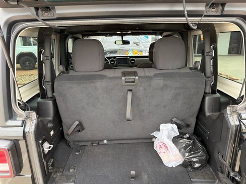 Used 2022 Jeep Wrangler Sport AWD/4WD image 13