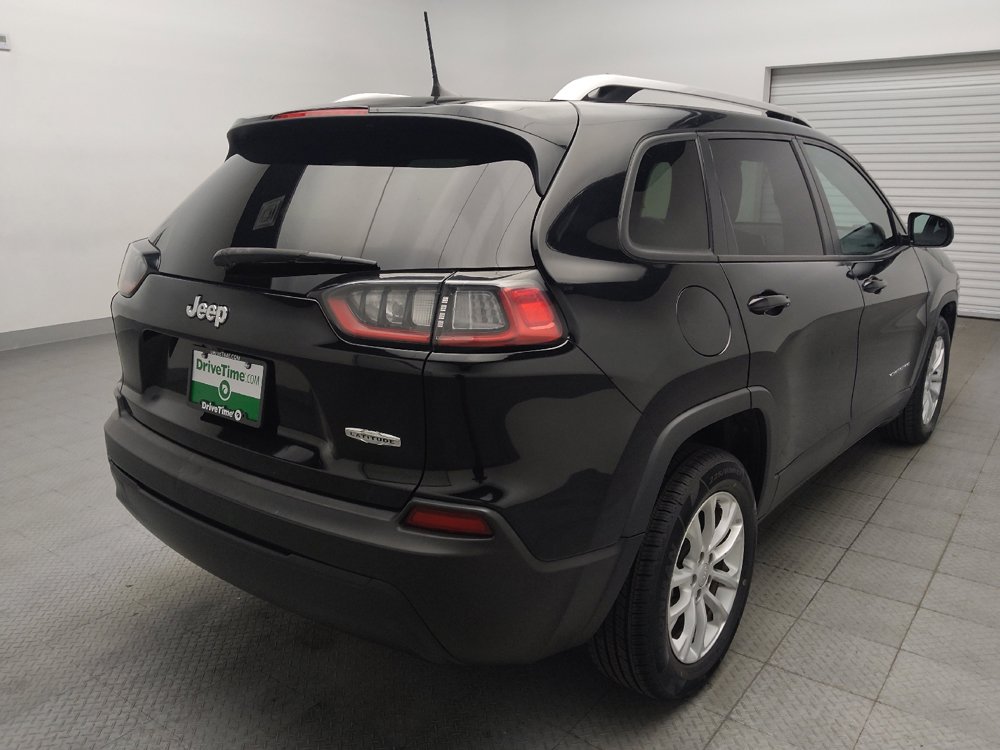 Used 2021 Jeep Cherokee Latitude w/ Mopar Interior Package FWD image 9