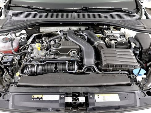 Used 2025 Volkswagen Jetta SE w/ Sunroof Package image 22