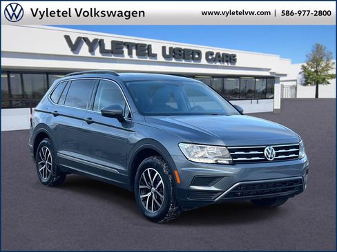 Certified 2021 Volkswagen Tiguan SE w/ Panoramic Sunroof Package image 1