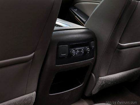 Used 2019 GMC Yukon XL Denali AWD/4WD image 15