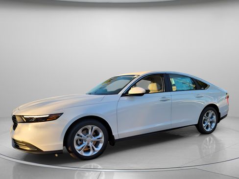 New 2025 Honda Accord LX image 2