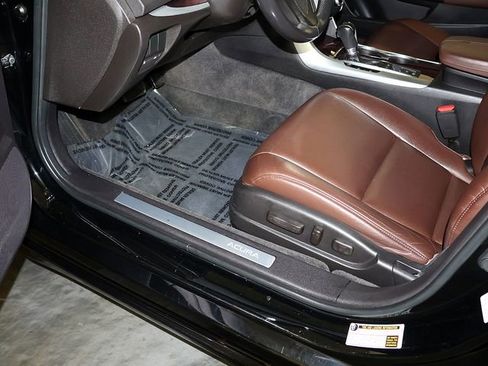 Used 2017 Acura TLX FWD image 23