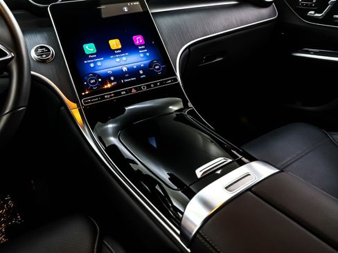 Certified 2025 Mercedes-Benz GLC 300 image 7