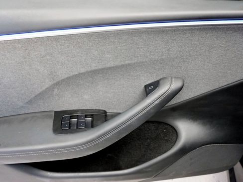 Used 2025 Tesla Model 3 Long Range RWD image 13