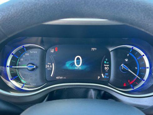 Used 2021 Chrysler Pacifica Touring FWD image 23
