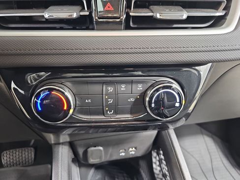 Certified 2024 Chevrolet TrailBlazer LT w/ Driver Confidence Package image 28