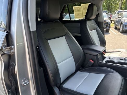 Certified 2022 Ford Explorer XLT w/ Equipment Group 202A AWD/4WD image 24