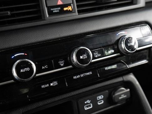 Certified 2025 Honda Pilot EX-L image 24