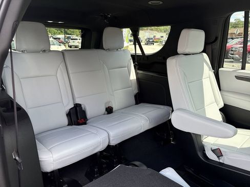 New 2025 Chevrolet Suburban Premier AWD/4WD image 27