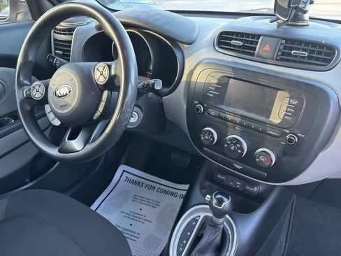 Used 2017 Kia Soul image 6