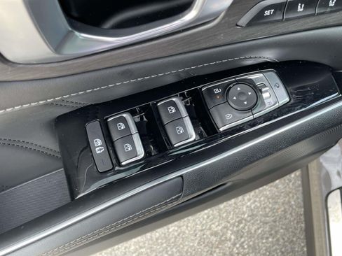 Used 2025 Kia Sorento SX Prestige AWD/4WD image 19