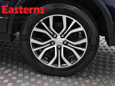 Used 2018 Mitsubishi Outlander ES AWD/4WD image 32