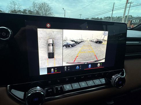 Used 2023 GMC Canyon AT4 w/ AT4 Premium Package image 30