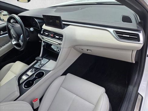Used 2025 Genesis G70 2.5T image 20