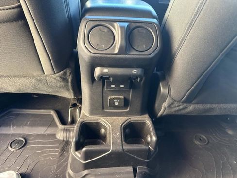 Certified 2022 Jeep Wrangler Unlimited Sport w/ Sun And Sound Package image 17