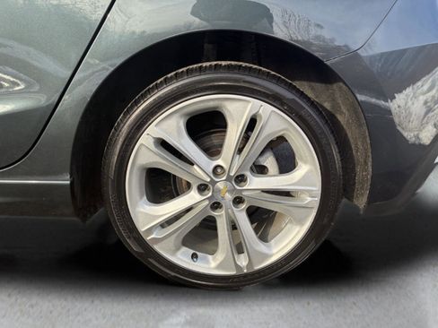 Used 2018 Chevrolet Cruze Premier image 23