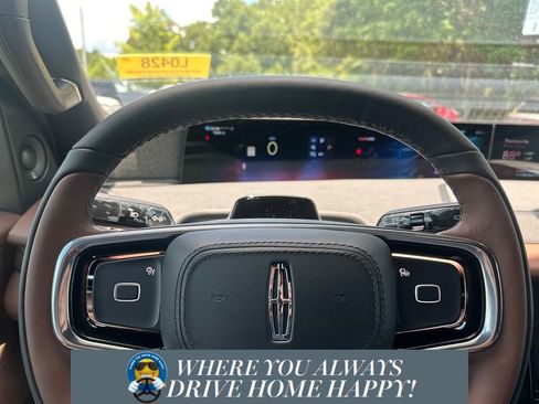 New 2025 Lincoln Navigator Reserve image 12