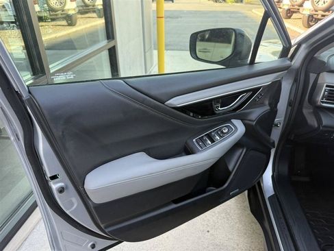 Used 2022 Subaru Outback Limited AWD/4WD image 19