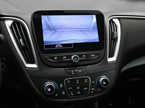 Used 2022 Chevrolet Malibu LT FWD image 16