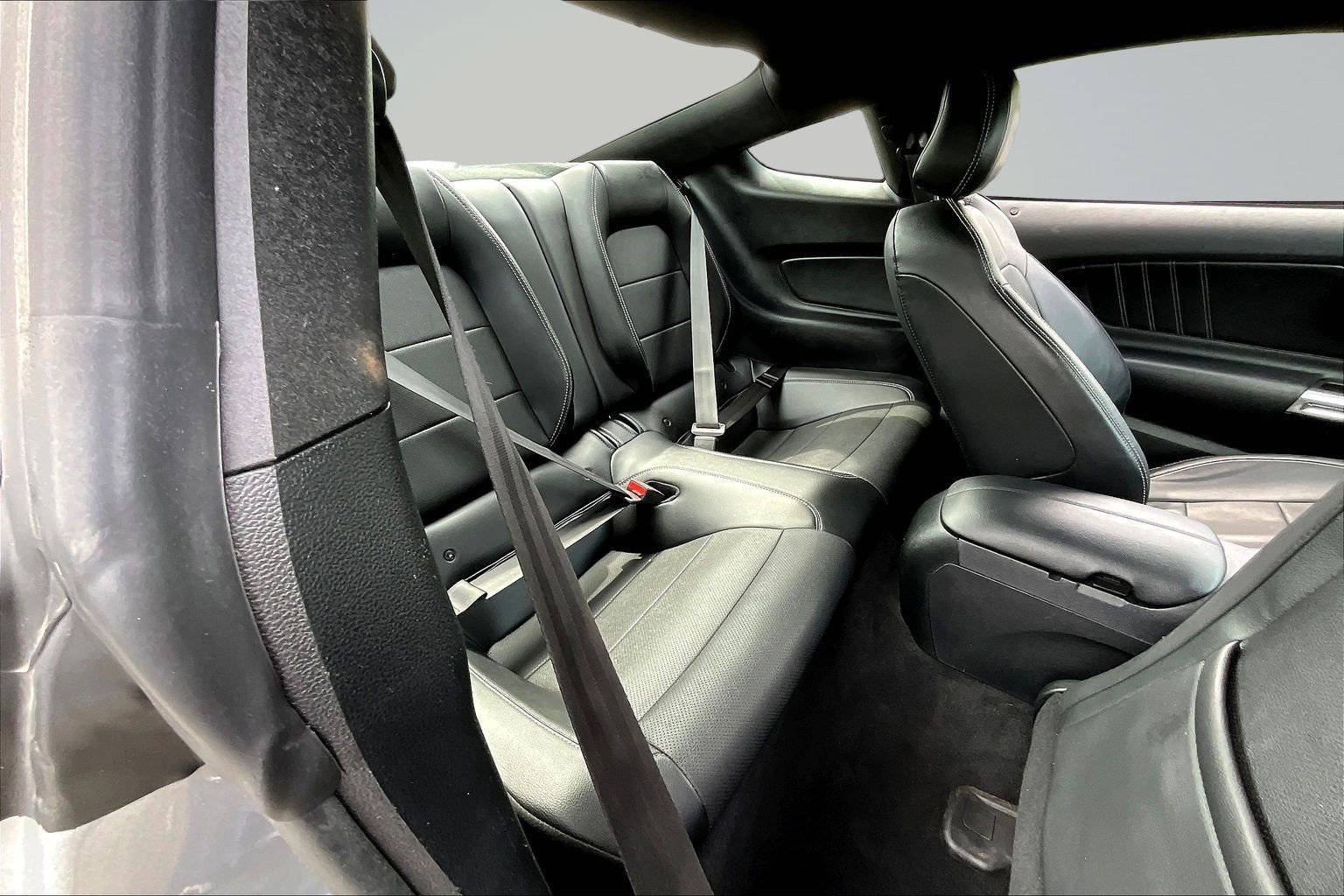 Used 2022 Ford Mustang Premium RWD image 21