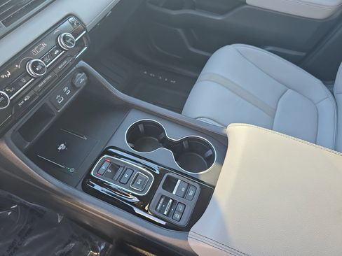 Used 2025 Honda Pilot EX-L image 24