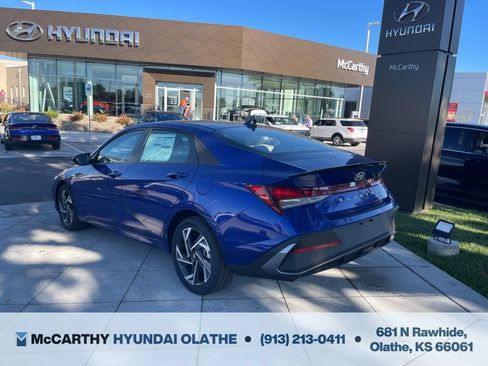 Used 2025 Hyundai Elantra Sport FWD image 13