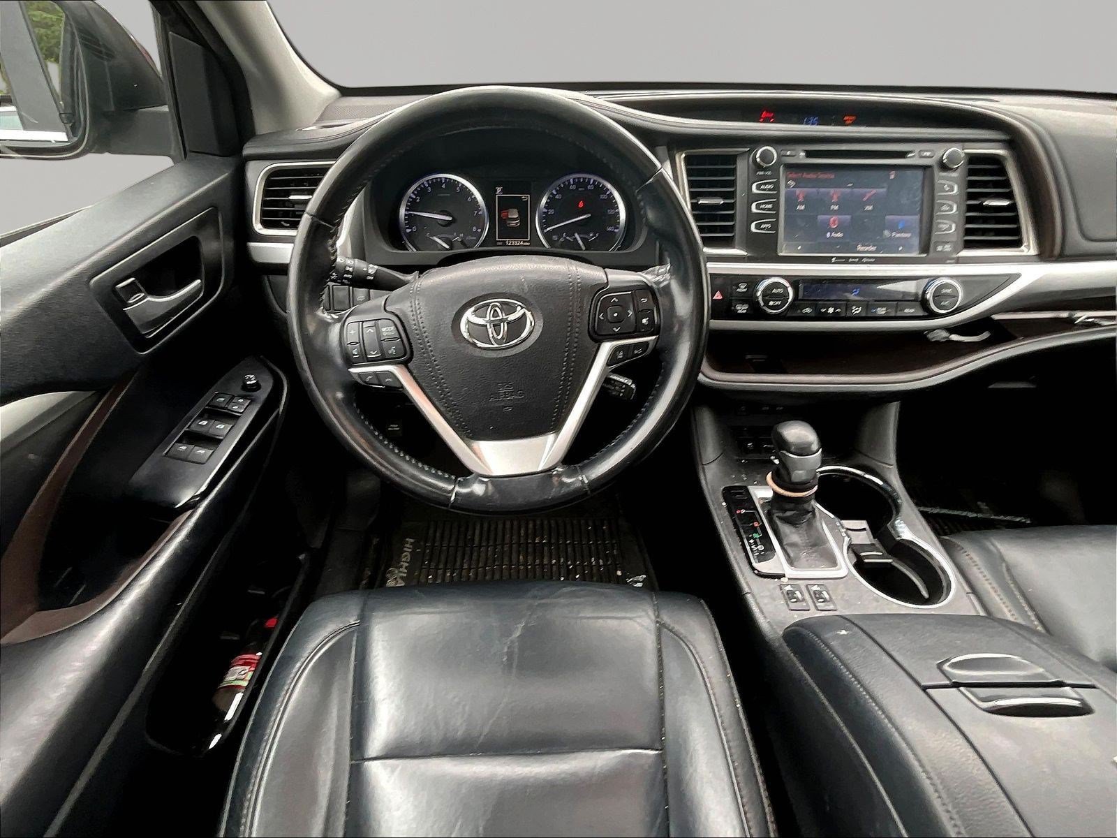 Used 2018 Toyota Highlander XLE AWD/4WD image 8