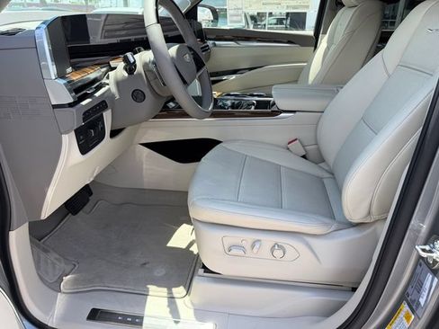 New 2026 Cadillac Escalade Platinum Sport w/ LPO, ONYX Package AWD/4WD image 11