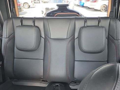 Certified 2024 Jeep Wrangler Rubicon image 16