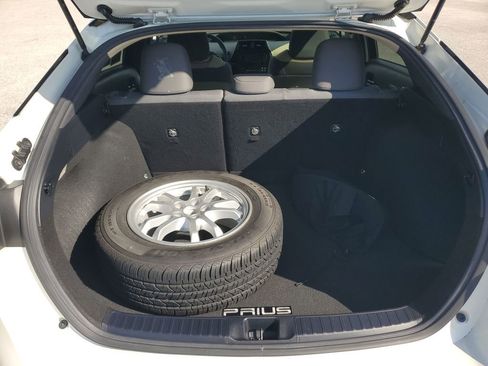 Used 2016 Toyota Prius Two image 22